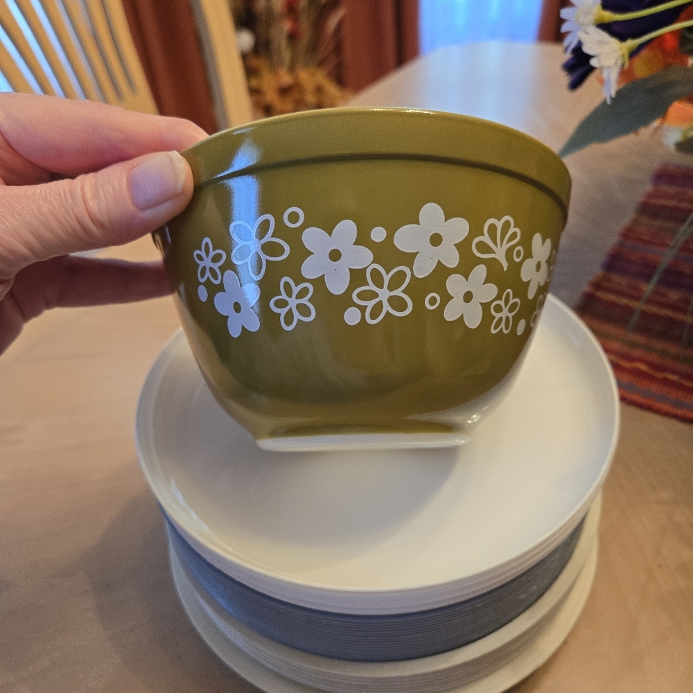🟢 PYREX 401 — 5.75" — Spring Blossom Green (Crazy Daisy) - Picture 3 of 10